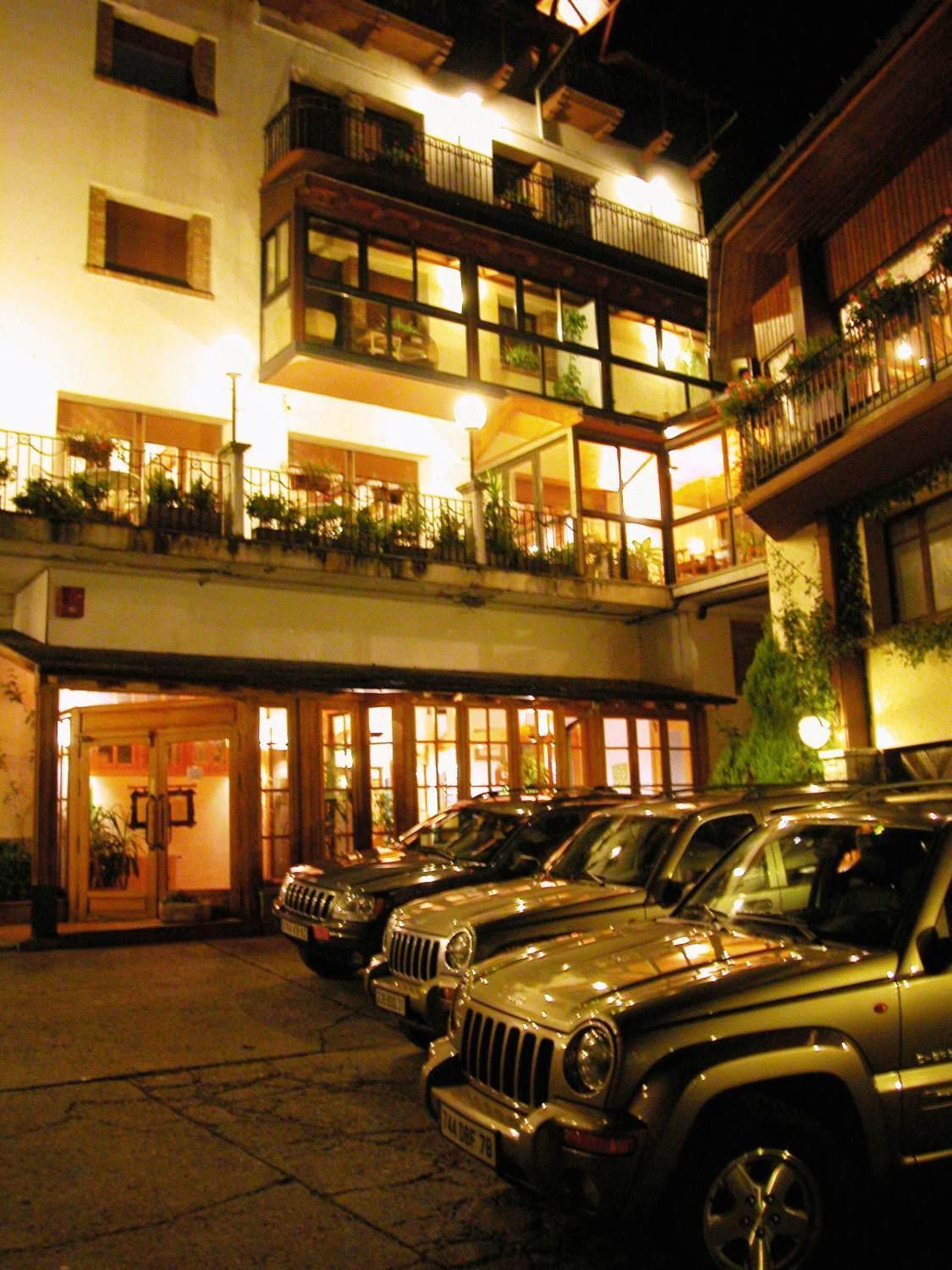 Hosteria Catalana Босост Екстериор снимка
