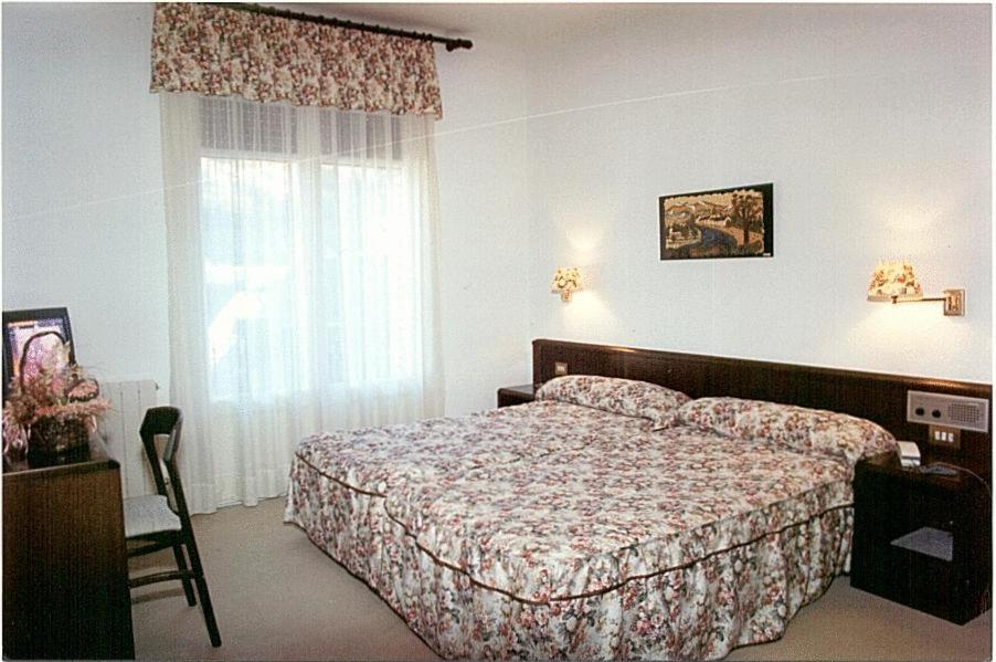 Hosteria Catalana Босост Екстериор снимка
