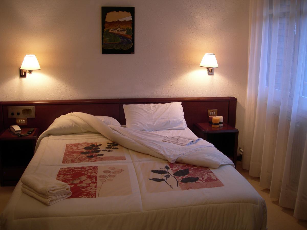 Hosteria Catalana Босост Екстериор снимка